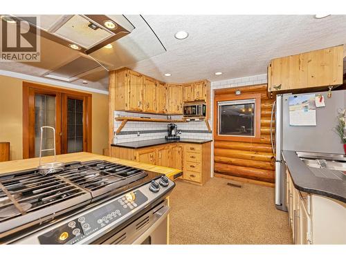 Gas stove - 2726 Tranquil Place, Blind Bay, BC - Indoor Photo Showing Kitchen