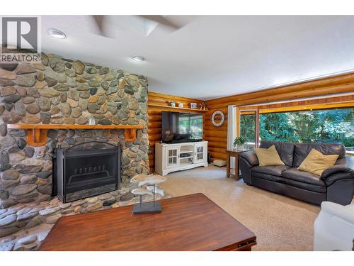 2726 Tranquil Place, Blind Bay, BC - Indoor Photo Showing Living Room With Fireplace