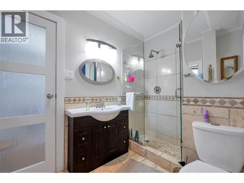 Ensuite bath - 2726 Tranquil Place, Blind Bay, BC - Indoor Photo Showing Bathroom
