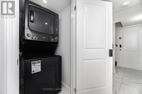67 Eberly Woods Drive, Caledon, ON - Indoor Photo Showing Laundry Room