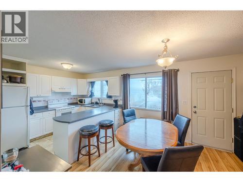 751 Chase Avenue, Penticton, BC - Indoor
