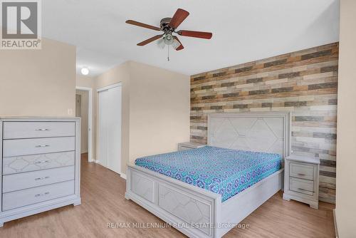 10 Mainland Crescent E, Vaughan, ON - Indoor Photo Showing Bedroom