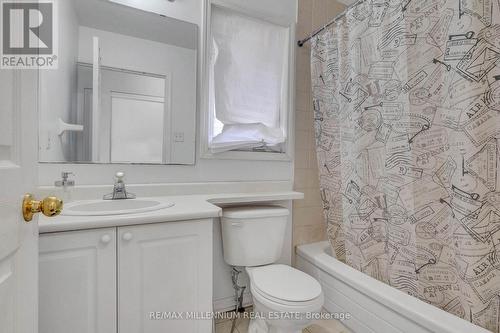 10 Mainland Crescent E, Vaughan, ON - Indoor Photo Showing Bathroom