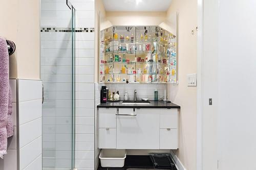 Bathroom - 207-7317 Av. Victoria, Montréal (Côte-Des-Neiges/Notre-Dame-De-Grâce), QC - Indoor Photo Showing Bathroom