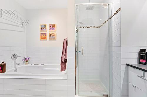 Salle de bains - 207-7317 Av. Victoria, Montréal (Côte-Des-Neiges/Notre-Dame-De-Grâce), QC - Indoor Photo Showing Bathroom