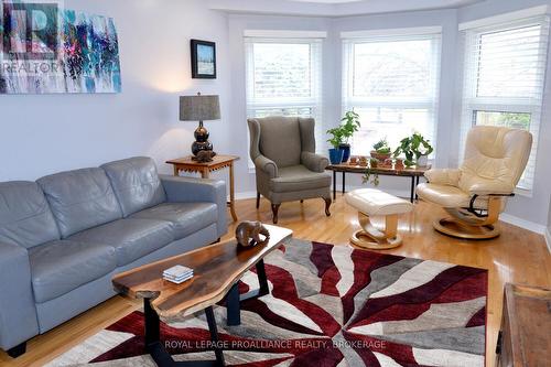 59 Glencoe Crescent, Kingston (West Of Sir John A. Blvd), ON - Indoor Photo Showing Living Room
