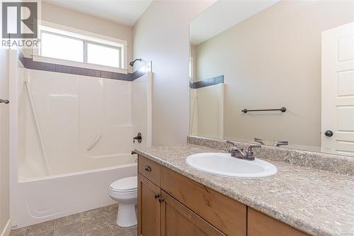 1050 Southwood Dr, Nanaimo, BC - Indoor Photo Showing Bathroom