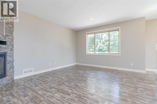 1050 Southwood Dr, Nanaimo, BC - Indoor With Fireplace