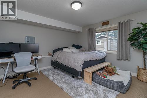 1050 Southwood Dr, Nanaimo, BC - Indoor Photo Showing Bedroom