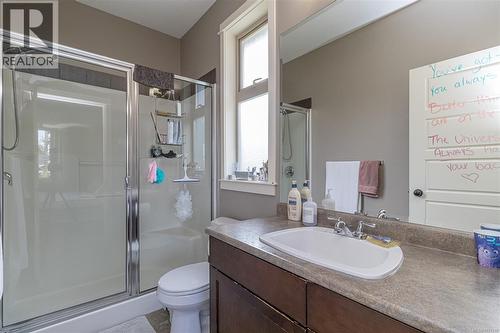 1050 Southwood Dr, Nanaimo, BC - Indoor Photo Showing Bathroom