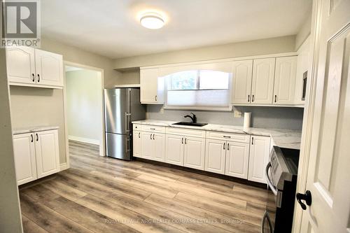 Upper - 211 Main Street E, Grimsby (Grimsby East), ON - Indoor Photo Showing Kitchen
