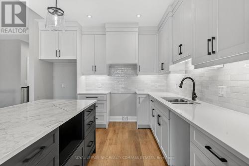 5 Peachtree Lane, Niagara-On-The-Lake (Virgil), ON - Indoor Photo Showing Kitchen With Double Sink With Upgraded Kitchen