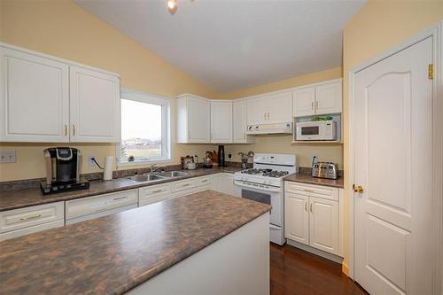 115 Cloverwood Rd, Winnipeg, MB 