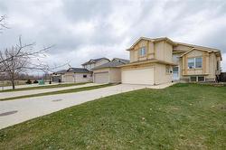 115 Cloverwood RD  Winnipeg, MB R3Y 1R6