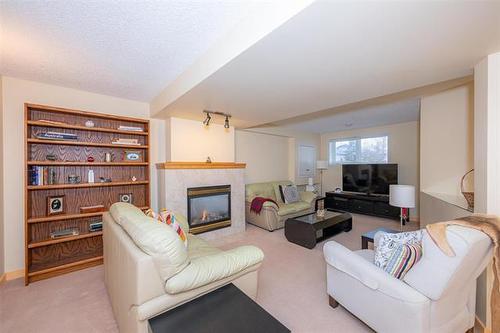 115 Cloverwood Rd, Winnipeg, MB 