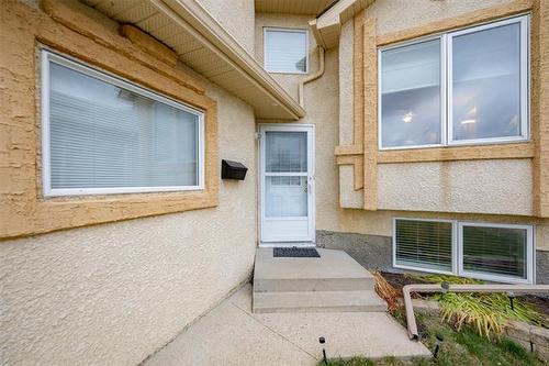 115 Cloverwood Rd, Winnipeg, MB 