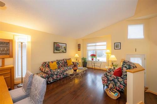 115 Cloverwood Rd, Winnipeg, MB 