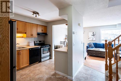 246 Starwood Drive, Guelph (Grange Road), ON - Indoor Photo Showing Kitchen