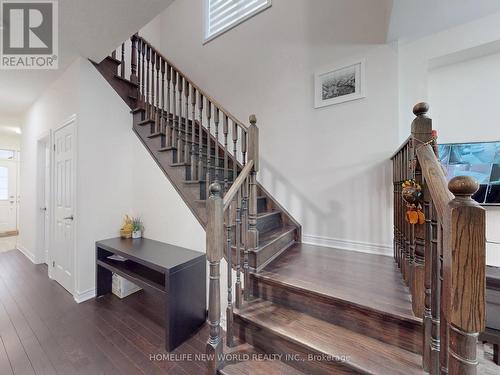 43 Titan Trail, Markham, ON - Indoor Photo Showing Other Room