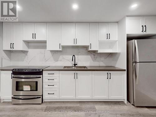 43 Titan Trail, Markham, ON - Indoor Photo Showing Kitchen With Double Sink