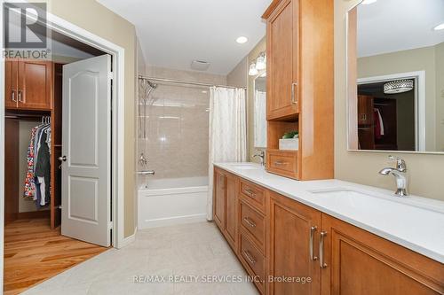 8 Inwood Place, Brampton, ON - Indoor Photo Showing Bathroom