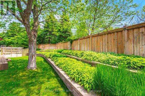 8 Inwood Place, Brampton, ON - Outdoor