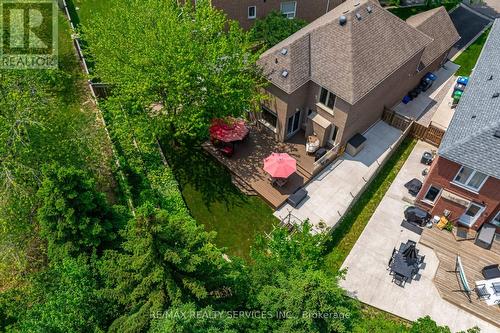 8 Inwood Place, Brampton, ON - Outdoor