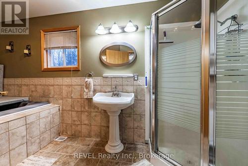 1156 Vera Street, Greater Sudbury (Valley East), ON - Indoor Photo Showing Bathroom