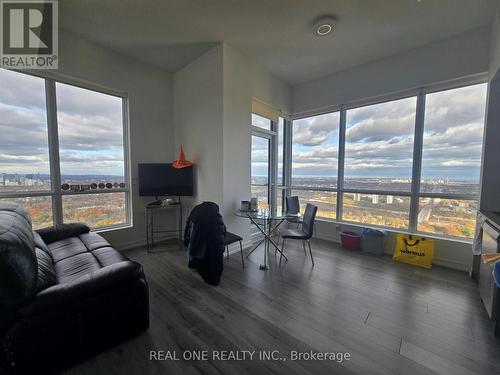 5407 - 395 Bloor Street E, Toronto, ON - Indoor Photo Showing Living Room