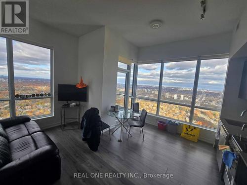 5407 - 395 Bloor Street E, Toronto, ON - Indoor Photo Showing Living Room