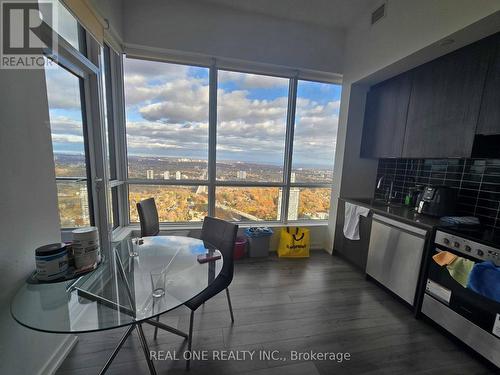 5407 - 395 Bloor Street E, Toronto, ON - Indoor Photo Showing Kitchen