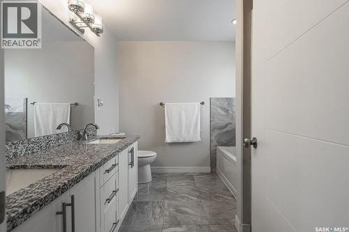 712 Maple Court, Warman, SK - Indoor Photo Showing Bathroom
