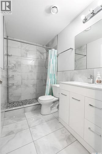 712 Maple Court, Warman, SK - Indoor Photo Showing Bathroom