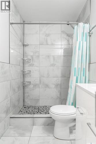 712 Maple Court, Warman, SK - Indoor Photo Showing Bathroom