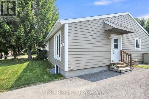 132 Rothesay Drive, Ottawa, ON - Outdoor With Exterior