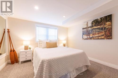 9 Mountview Avenue, Huntsville (Chaffey), ON - Indoor Photo Showing Bedroom