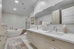 Ensuite bathroom - 