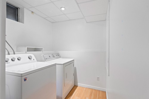 Salle de lavage - 99 Rue Hamilton, Châteauguay, QC - Indoor Photo Showing Laundry Room