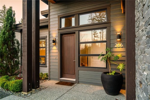 266 Crestline Terr, Nanaimo, BC 