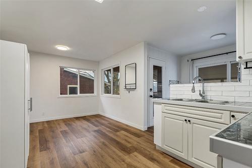 4214 34 Street, Vernon, BC - Indoor Photo Showing Kitchen With Double Sink