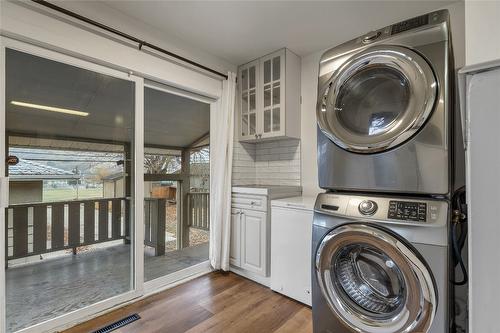 4214 34 Street, Vernon, BC - Indoor Photo Showing Laundry Room