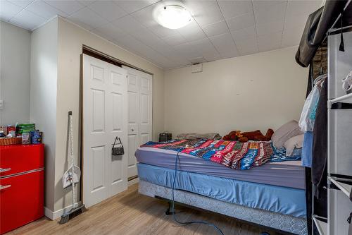 4214 34 Street, Vernon, BC - Indoor Photo Showing Bedroom