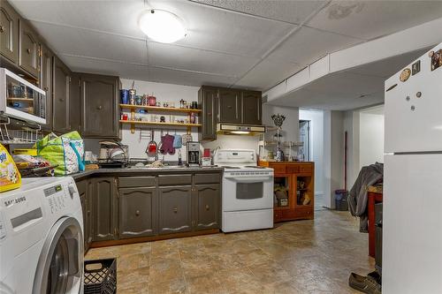 4214 34 Street, Vernon, BC - Indoor