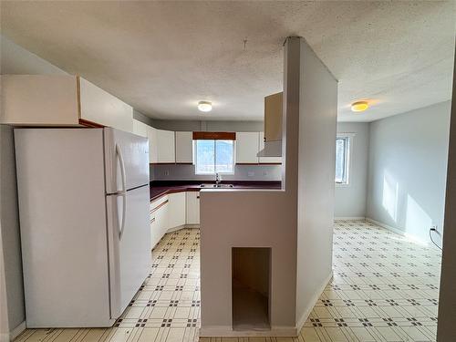 2866 95 Highway, Brisco, BC - Indoor Photo Showing Other Room