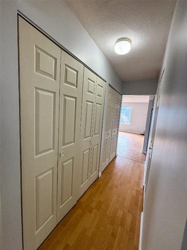 2866 95 Highway, Brisco, BC - Indoor Photo Showing Other Room