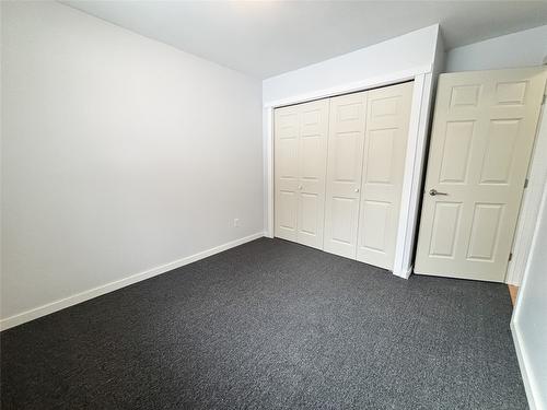 2866 95 Highway, Brisco, BC - Indoor Photo Showing Other Room