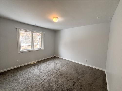 2866 95 Highway, Brisco, BC - Indoor Photo Showing Other Room