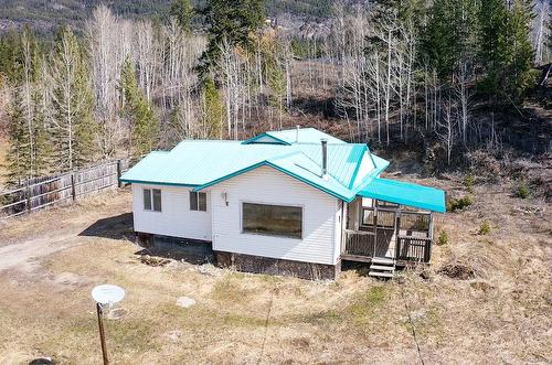 2866 95 Highway, Brisco, BC - Outdoor