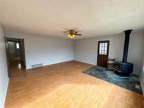 2866 95 Highway, Brisco, BC - Indoor Photo Showing Other Room