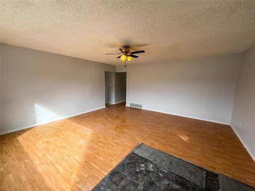 2866 95 Highway, Brisco, BC - Indoor Photo Showing Other Room